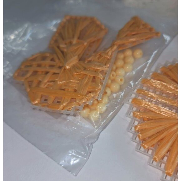 Vintage Straw Ornament Kit  4.5"x 4.5"  DIY Craft Set  Includes Beads Yarn Plast - Picture 6 of 8